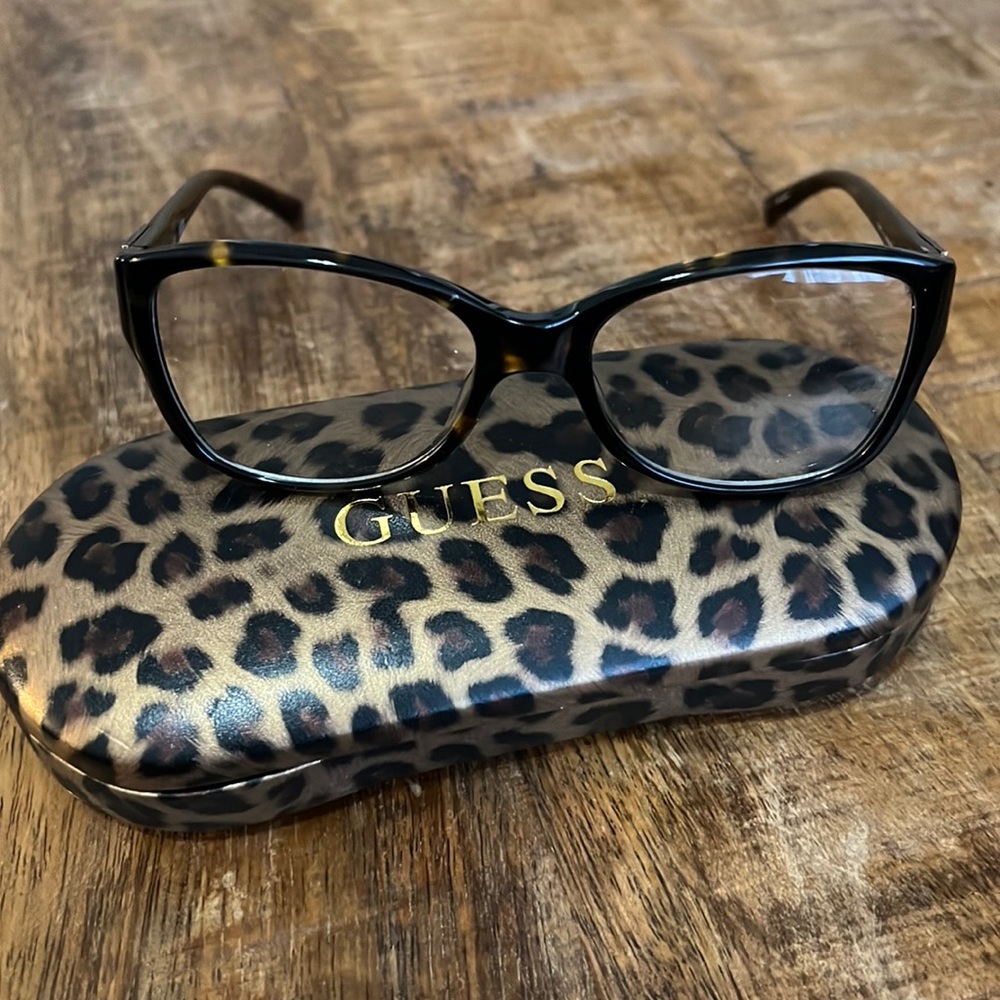 Guess frames
